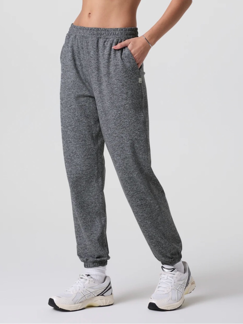 Vuori Boyfriend Womens Gray Active Jogger Pants Size Large Heather Gray